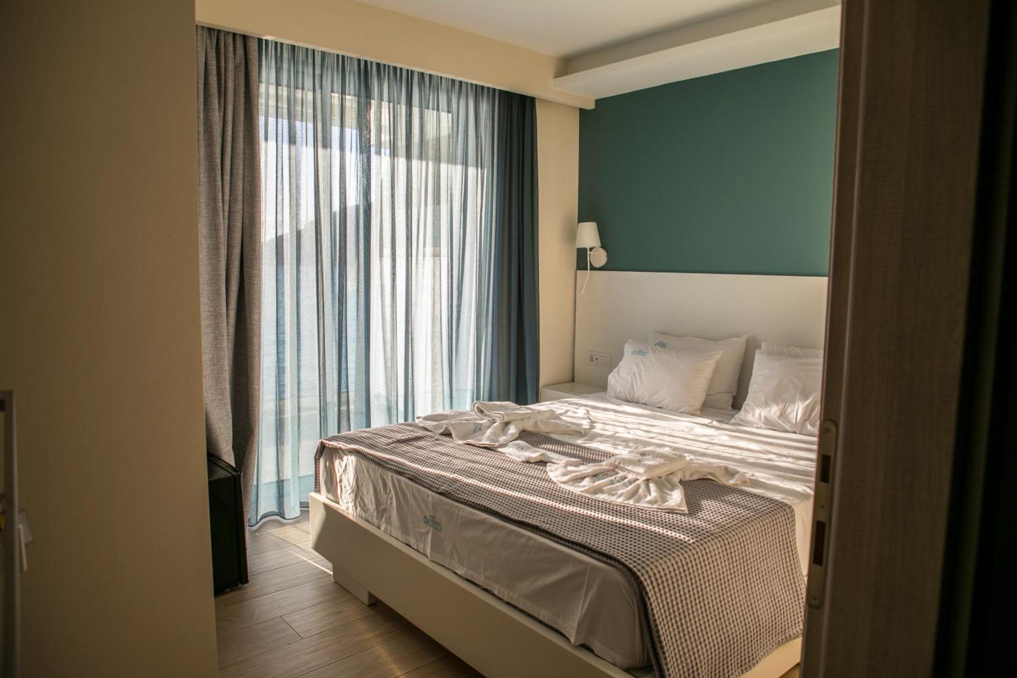 Hotel Alexander Mýtikas 外观 照片